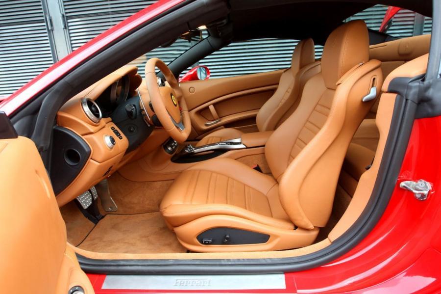 Интерьер Ferrari California 2008 года  (фото 65 из 225)